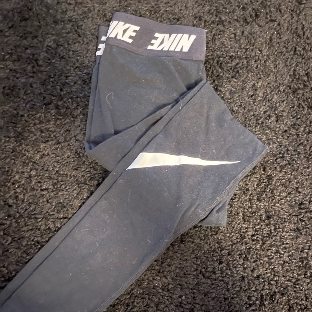 Small Nike black leggings